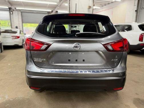 Gun Metallic 2017 Nissan Rogue Sport S