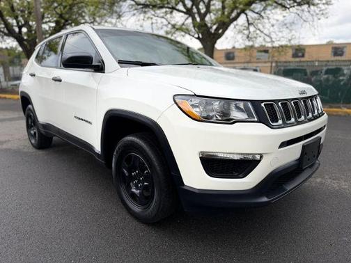 White 2019 Jeep Compass Sport