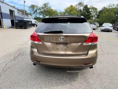 Gold 2010 Toyota Venza