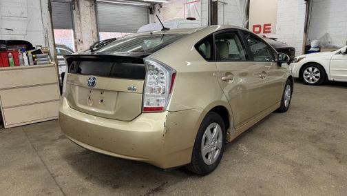 Beige 2010 Toyota Prius II