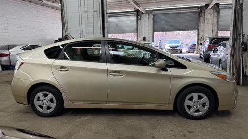 Beige 2010 Toyota Prius II