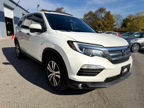 White 2017 Honda Pilot EX-L