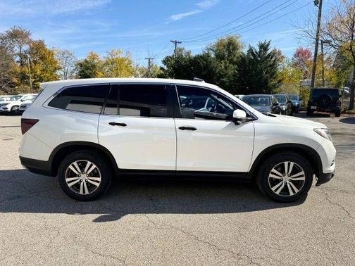 White 2017 Honda Pilot EX-L