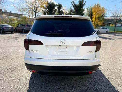 White 2017 Honda Pilot EX-L