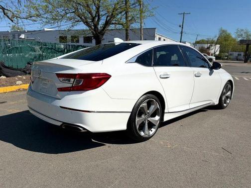 White 2018 Honda Accord Touring