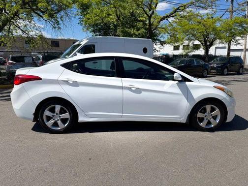 Pearl White 2013 Hyundai ELANTRA GLS