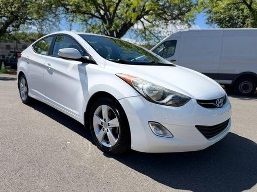 Pearl White 2013 Hyundai ELANTRA GLS