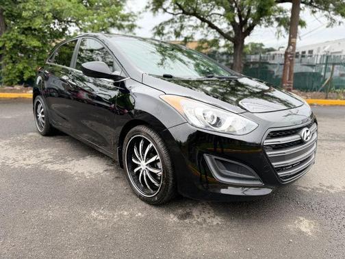 Black Noir Pearl 2016 Hyundai Elantra GT Base