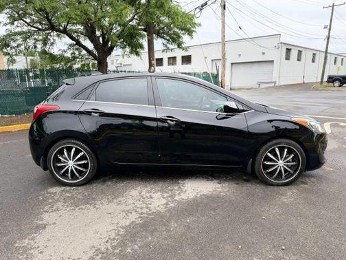 Black Noir Pearl 2016 Hyundai Elantra GT Base