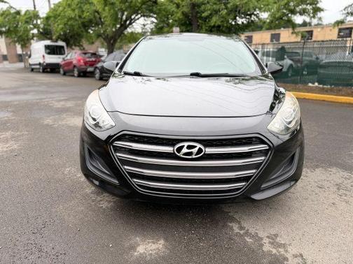 Black Noir Pearl 2016 Hyundai Elantra GT Base