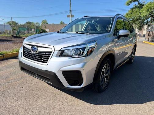 Ice Silver Metallic 2020 Subaru Forester Premium