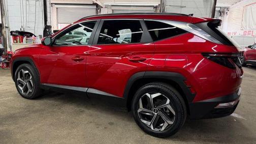 Red 2022 Hyundai TUCSON SEL