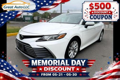 White 2022 Toyota Camry LE