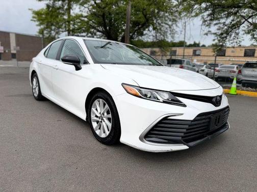 White 2022 Toyota Camry LE