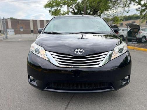 Black 2017 Toyota Sienna XLE