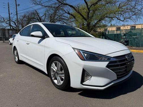 White 2020 Hyundai ELANTRA SEL