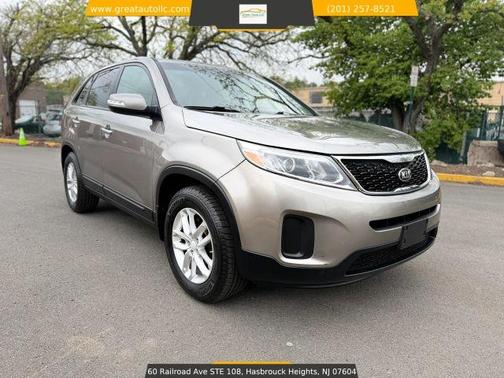 Gray 2015 Kia Sorento LX