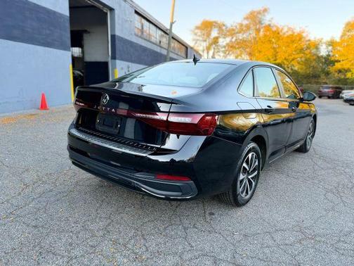Deep Black Pearl Effect 2025 Volkswagen Jetta 1.5T S