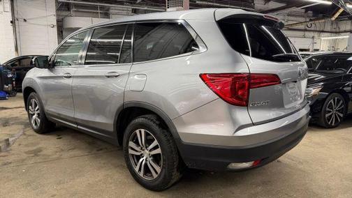 Silver 2018 Honda Pilot EX-L