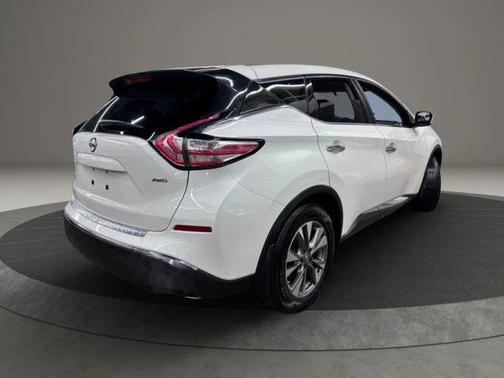 White 2017 Nissan Murano S