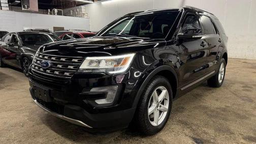 Black 2017 Ford Explorer XLT