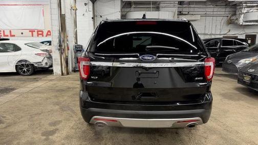 Black 2017 Ford Explorer XLT