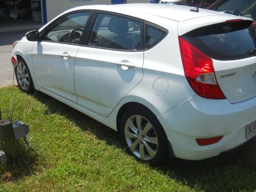 2014 Hyundai Accent GLS