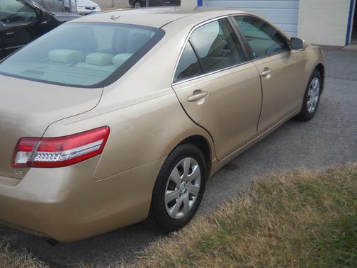 2010 Toyota Camry LE