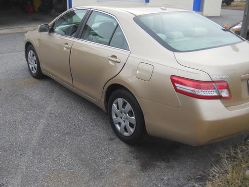 2010 Toyota Camry LE