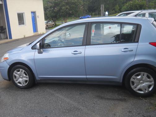 2010 Nissan Versa 1.8 S