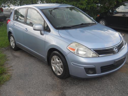 2010 Nissan Versa 1.8 S