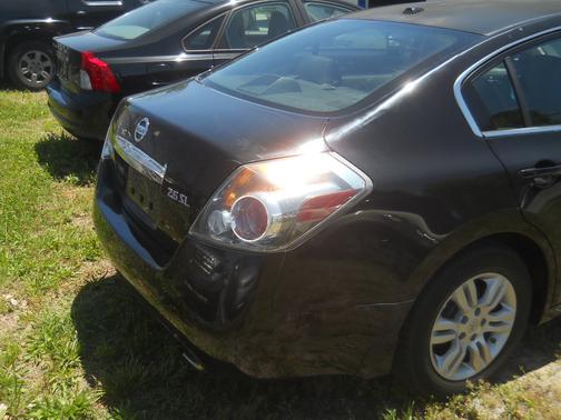 black 2012 Nissan Altima 2.5 SL