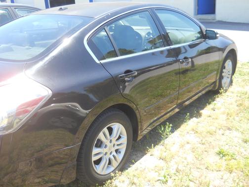 black 2012 Nissan Altima 2.5 SL