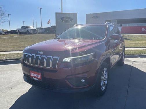 Photo 1 of 25 of 2019 Jeep Cherokee Latitude Plus
