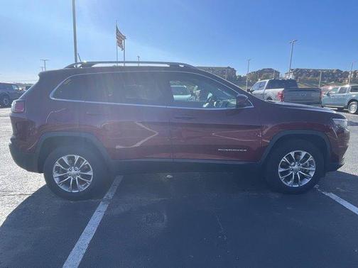 Photo 3 of 25 of 2019 Jeep Cherokee Latitude Plus