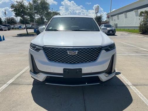2022 Cadillac XT6 Luxury FWD