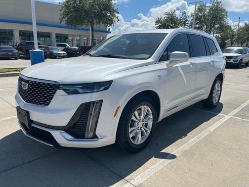 2022 Cadillac XT6 Luxury FWD