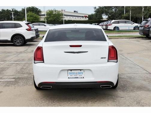 2022 Chrysler 300 Touring