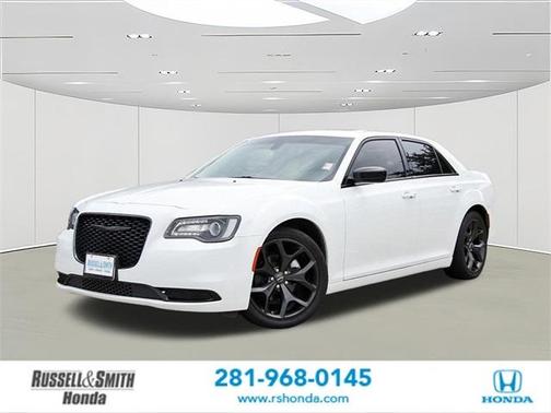 2022 Chrysler 300 Touring