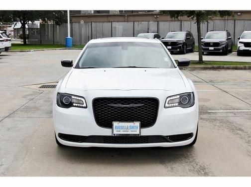 2022 Chrysler 300 Touring
