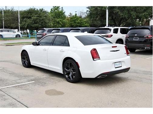 2022 Chrysler 300 Touring