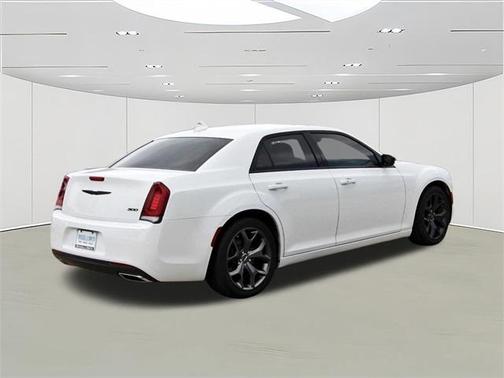 2022 Chrysler 300 Touring