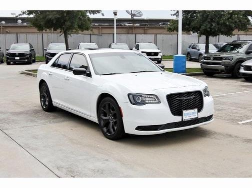 2022 Chrysler 300 Touring