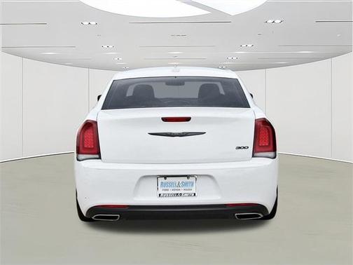 2022 Chrysler 300 Touring