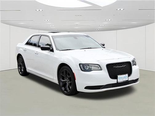 2022 Chrysler 300 Touring