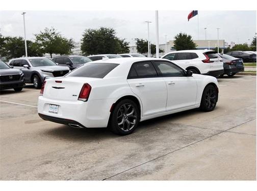 2022 Chrysler 300 Touring