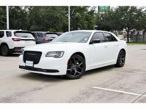 2022 Chrysler 300 Touring