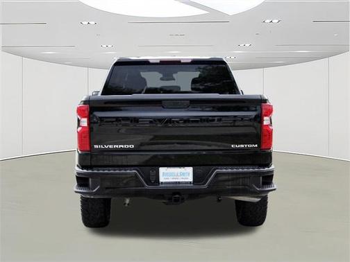 2022 Chevrolet Silverado 1500 Custom Trail Boss