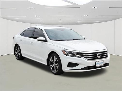 2022 Volkswagen Passat 2.0T SE