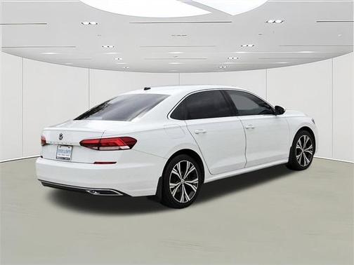 2022 Volkswagen Passat 2.0T SE